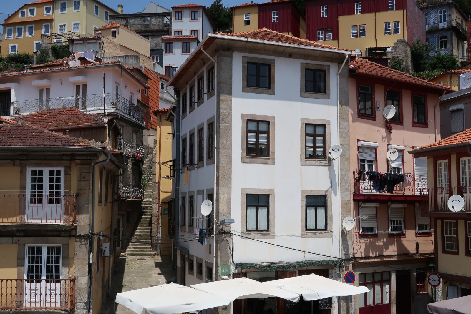 Canon PowerShot G7 X Mark II sample photo. Porto, building, facade photography