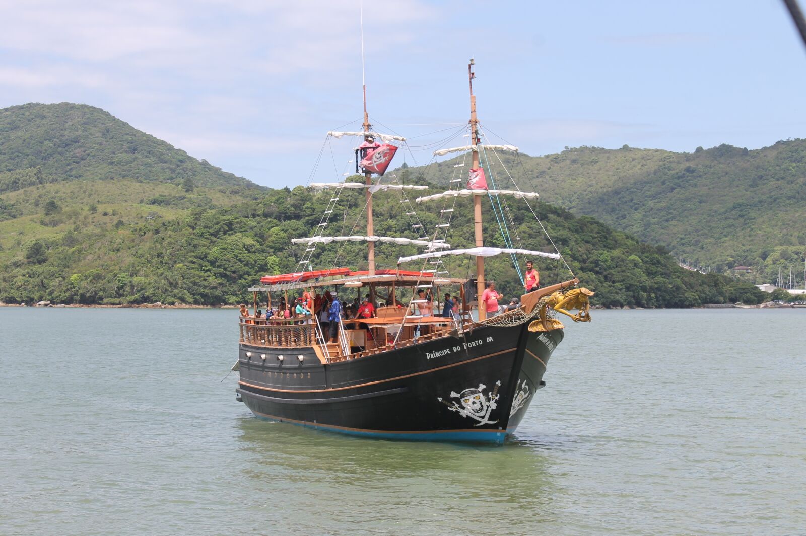Canon EOS 1100D (EOS Rebel T3 / EOS Kiss X50) sample photo. Boat, pirate, sea photography
