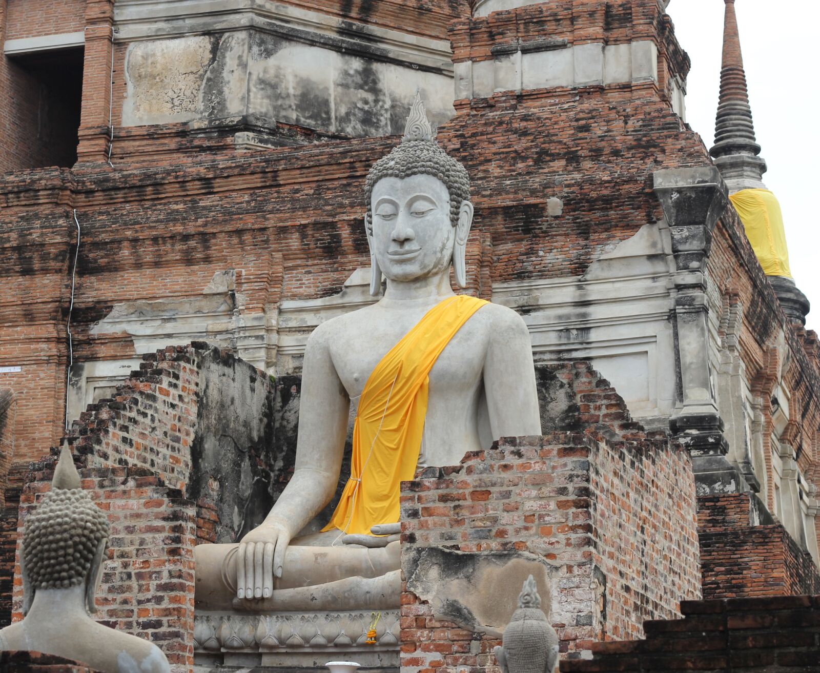Canon EOS 60D + Canon EF 50mm F1.8 II sample photo. Buddha, buddhism, reg photography