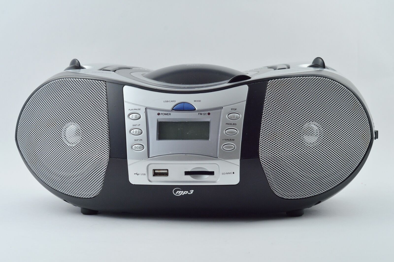 Nikon D3200 sample photo. Cd, player, radio photography