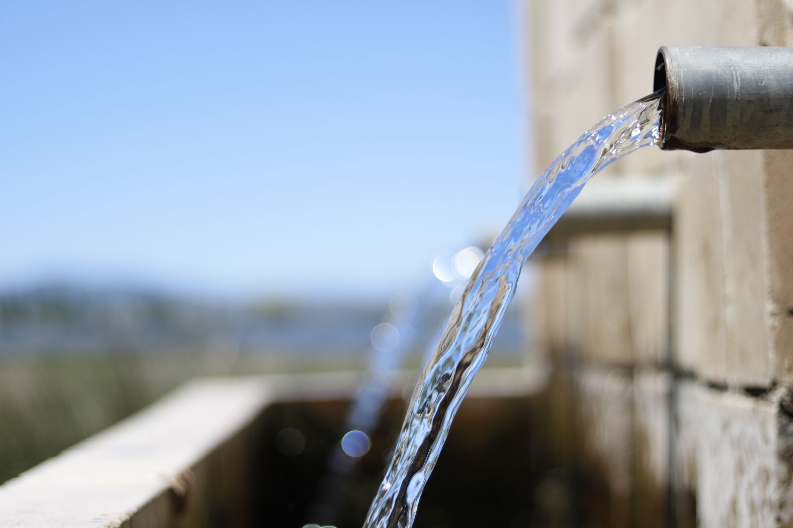 Canon EOS 750D (EOS Rebel T6i / EOS Kiss X8i) sample photo. Water, girder, landscape photography