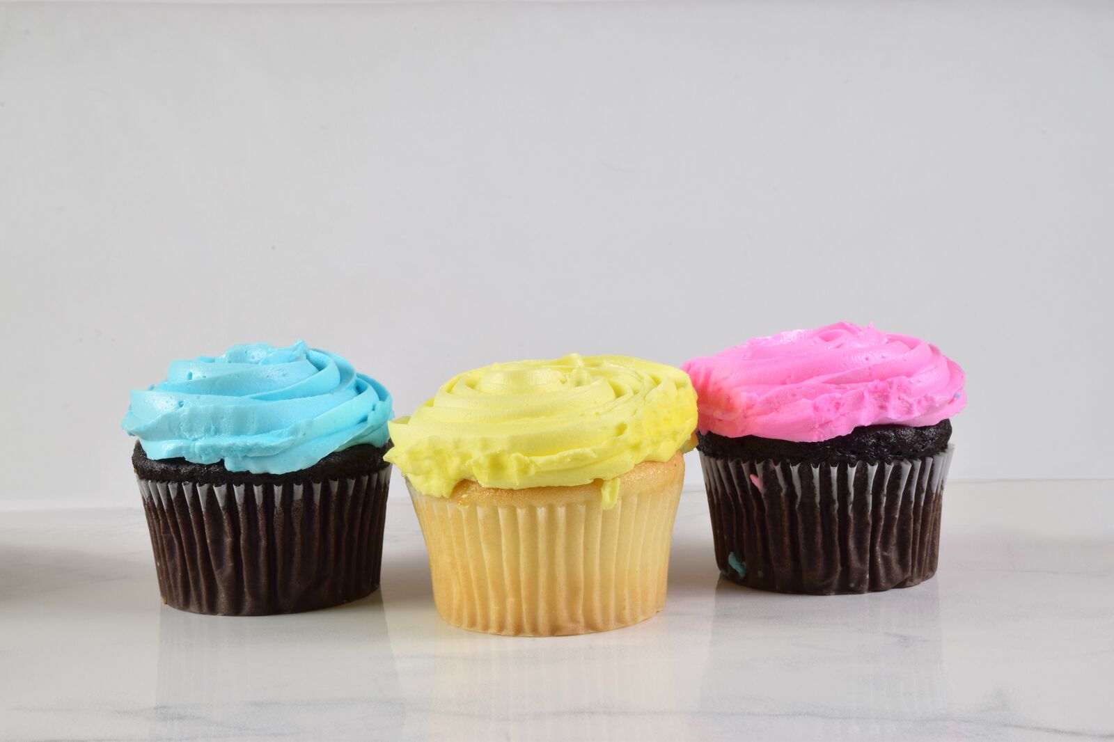 Nikon D5300 sample photo. Cupcakes, yellow, food photography
