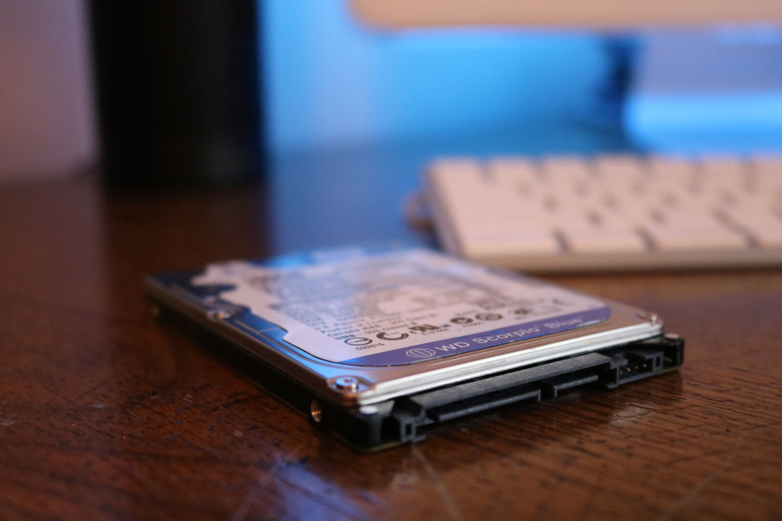 Canon EOS 750D (EOS Rebel T6i / EOS Kiss X8i) sample photo. Blue, computer, hard, drive photography