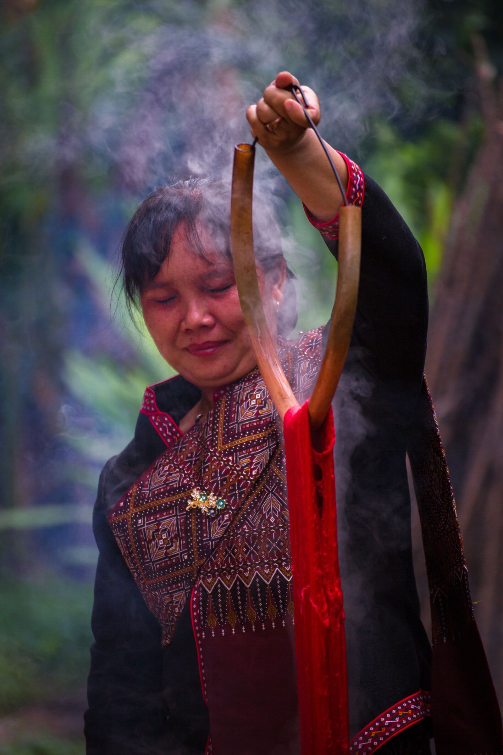 Canon EOS 5D Mark III sample photo. Dyed silk, kalasin, thailand photography