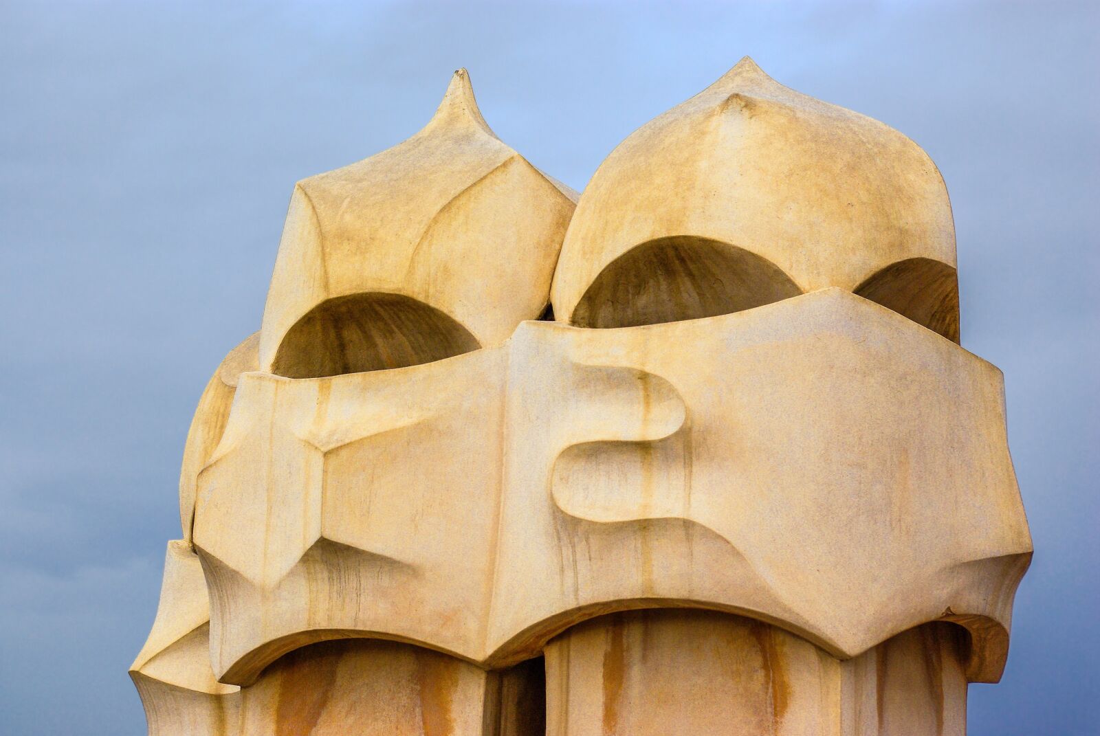 Pentax K10D sample photo. Gaudi, casa mila, milà photography