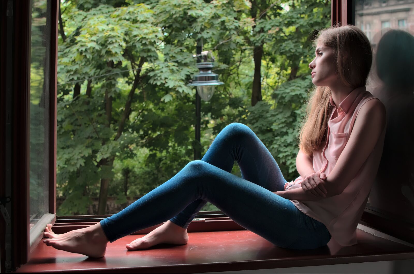 Nikon D7000 sample photo. Girl, window, beauty photography