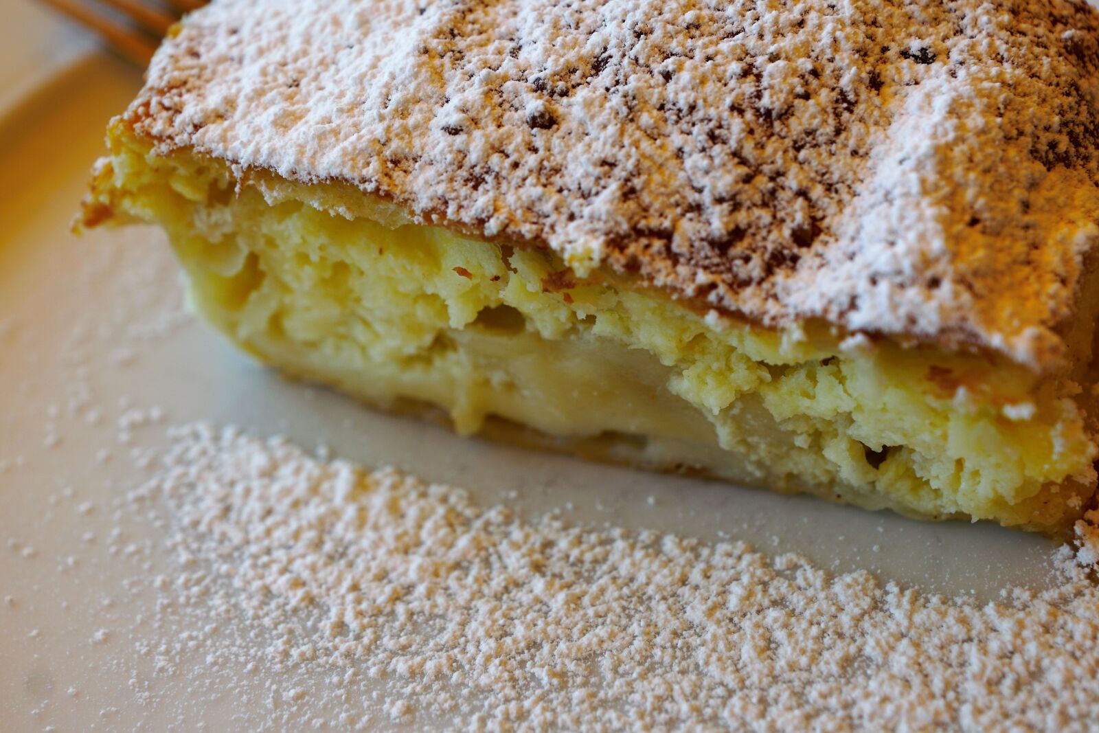 Sony DT 16-50mm F2.8 SSM sample photo. Cake, flour, healthy photography