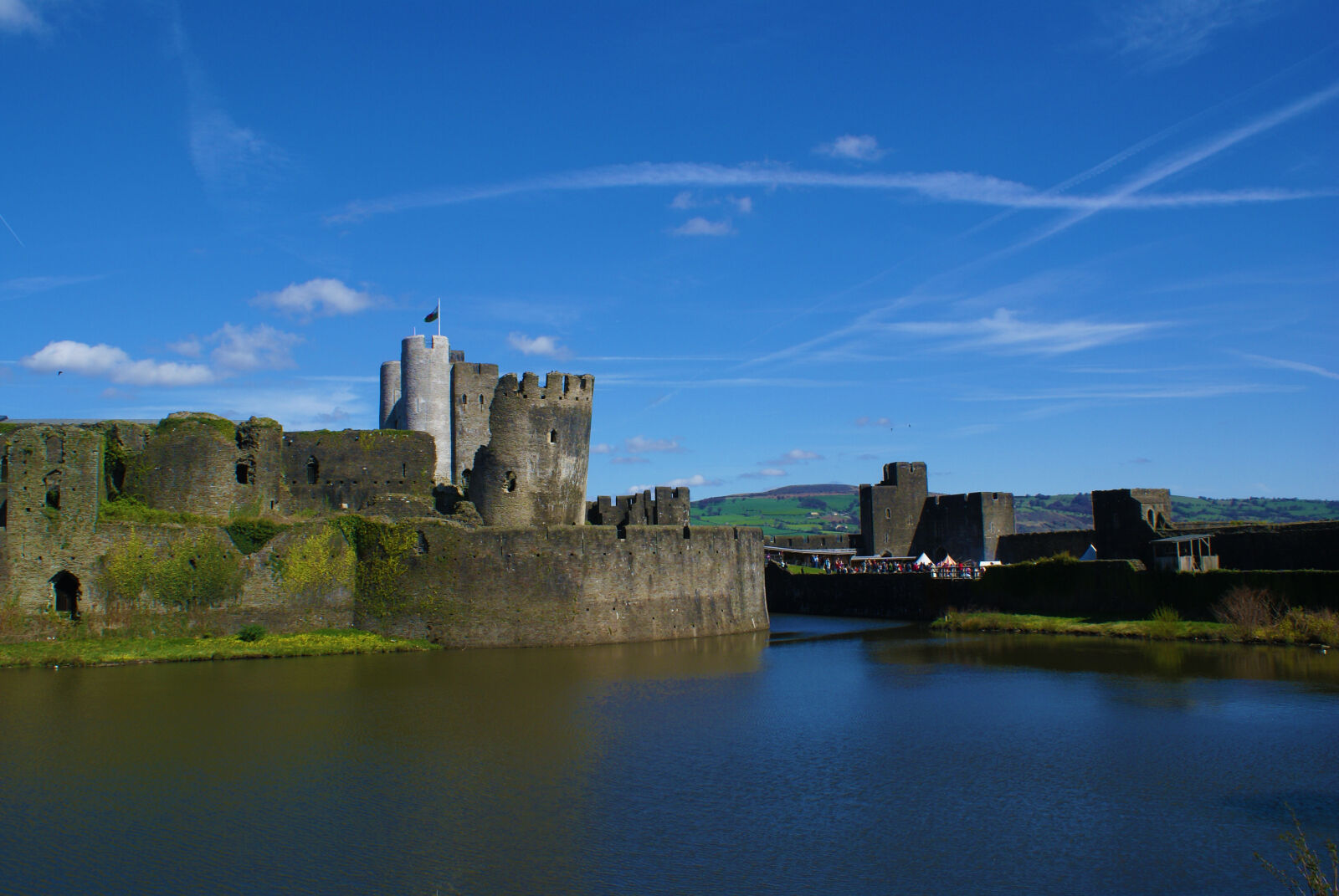 Sony Alpha DSLR-A100 sample photo. Caerphilly, castle, castle, moat photography