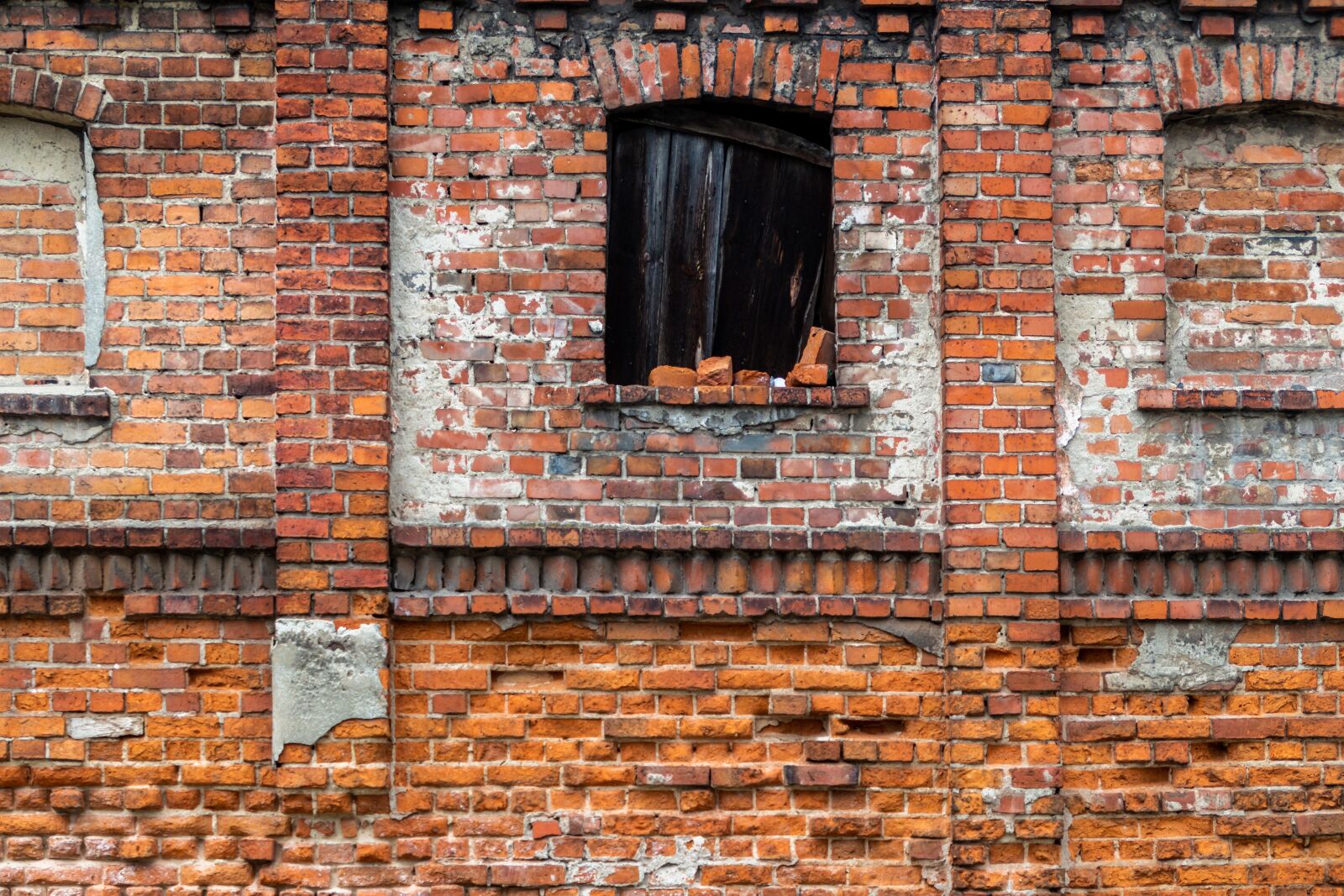 Canon EOS 100D (EOS Rebel SL1 / EOS Kiss X7) sample photo. Lake dusia, brick, wall photography