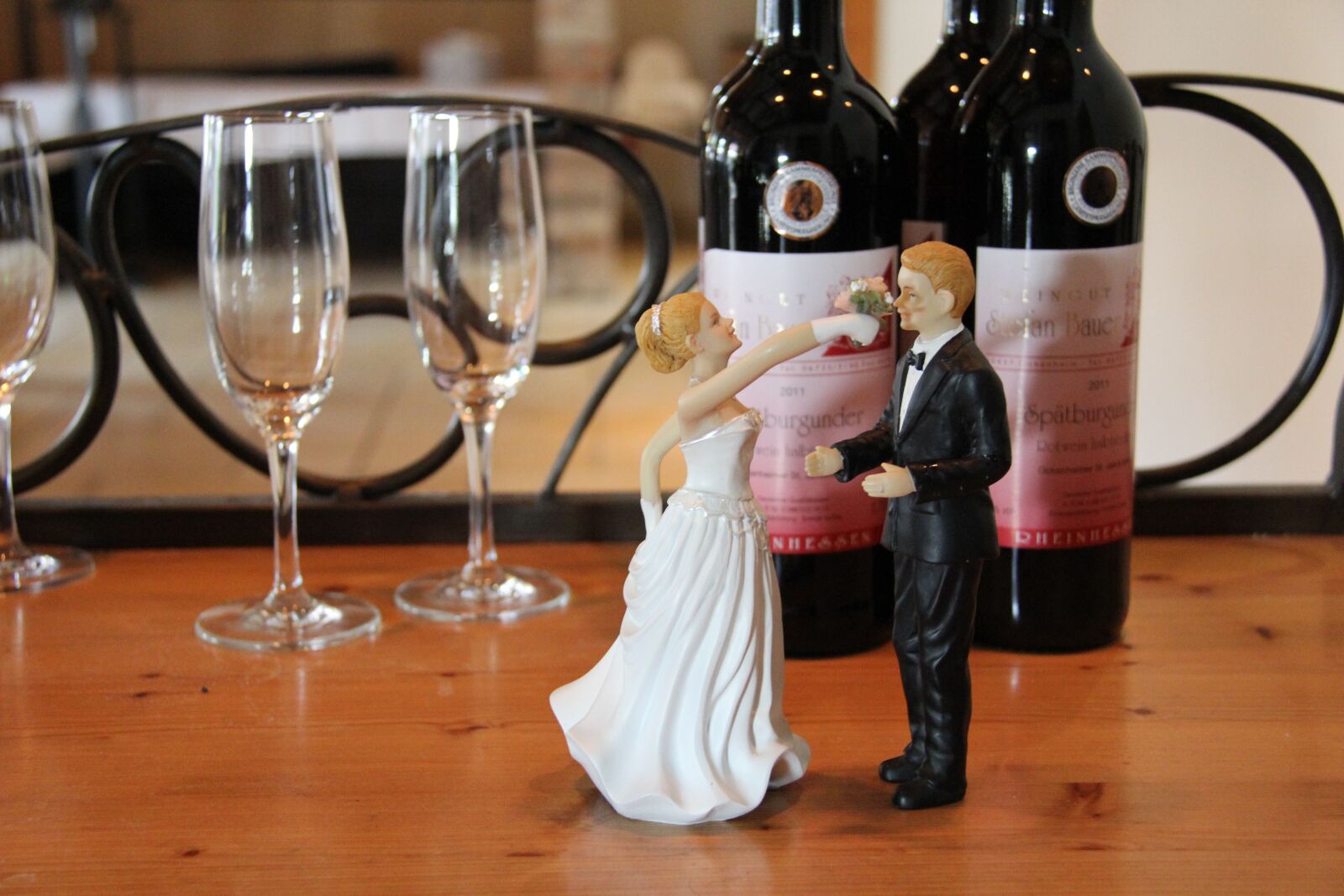 Canon EF-S 18-200mm F3.5-5.6 IS sample photo. Wine, drink, alcohol photography