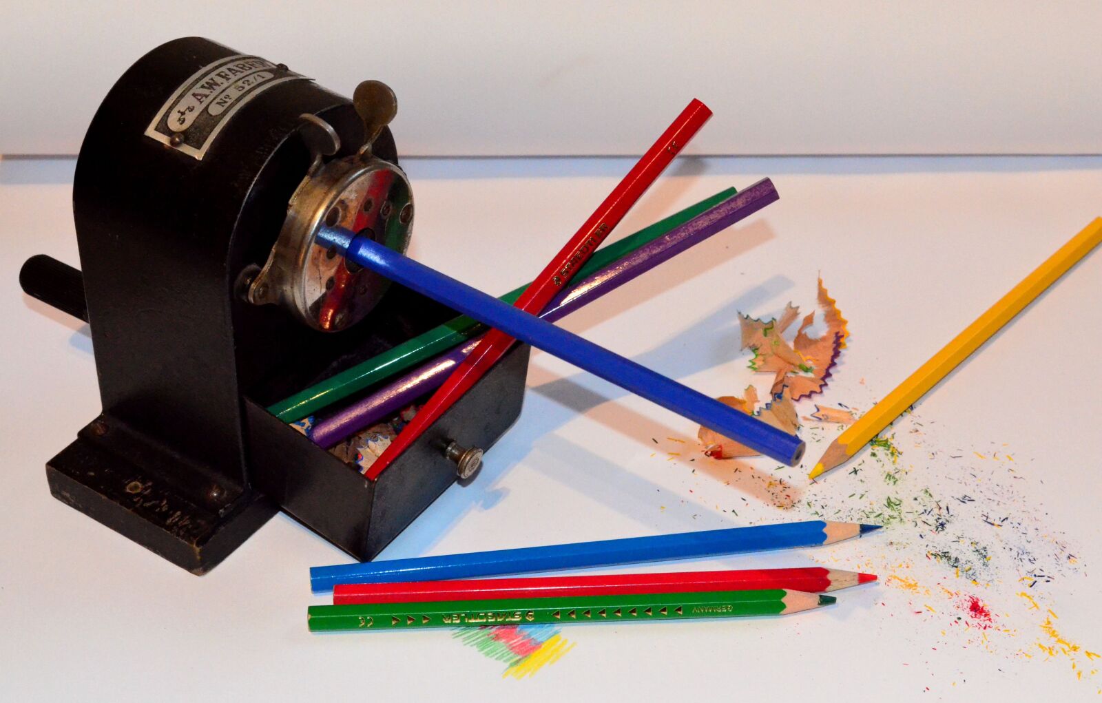 Nikon D5100 sample photo. Spitzer, pencil sharpener, antique photography