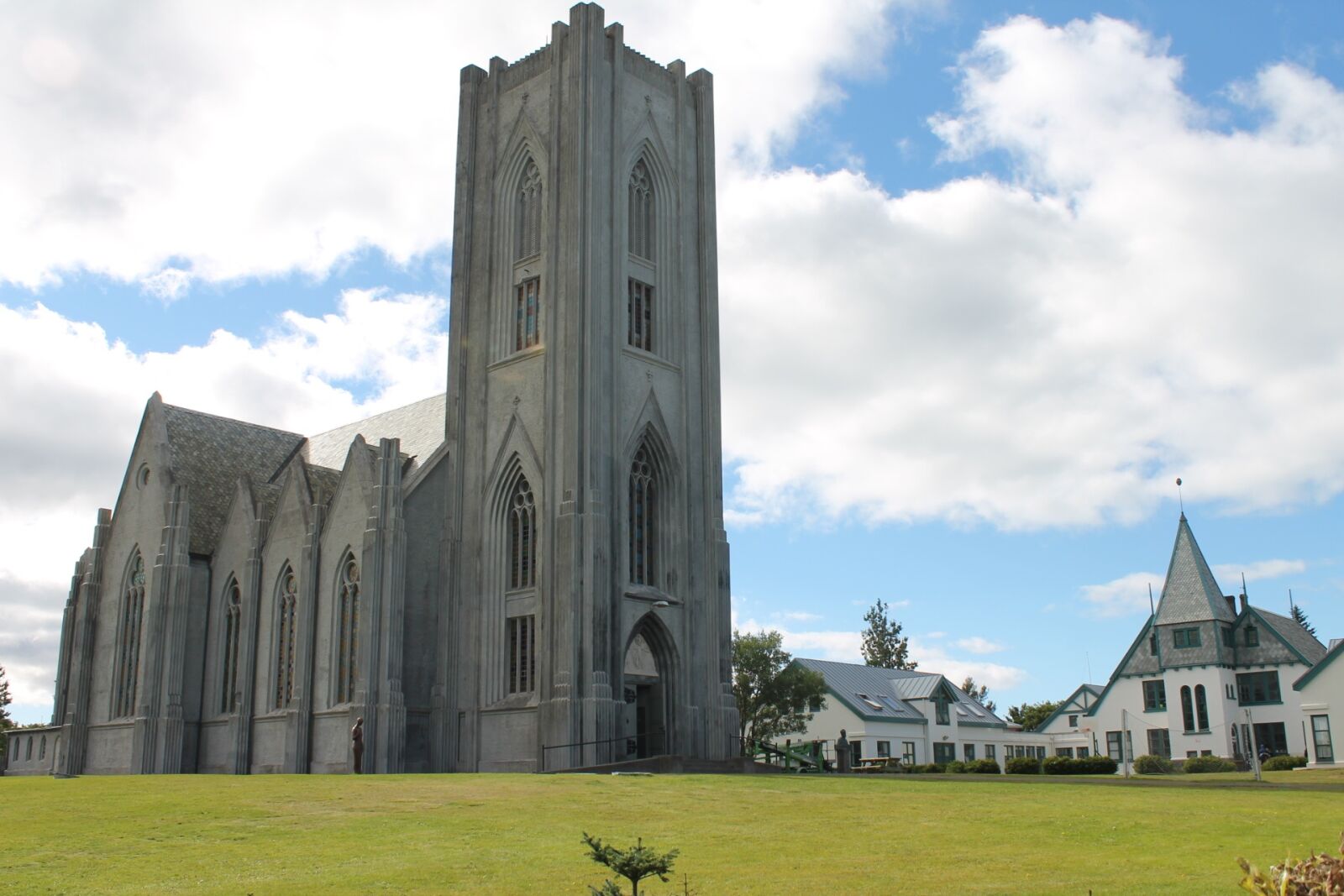 Canon EOS 1100D (EOS Rebel T3 / EOS Kiss X50) sample photo. Halloween, church, architecture photography