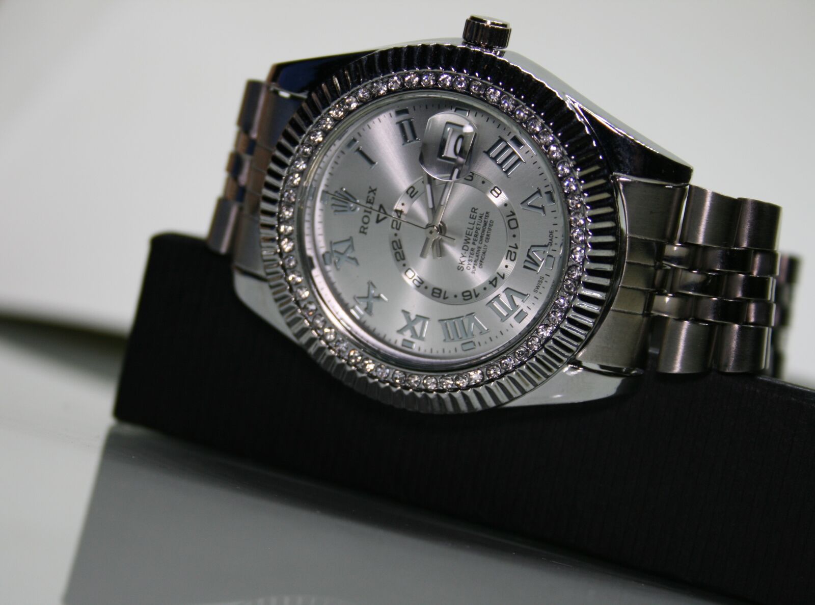 Canon EOS 400D (EOS Digital Rebel XTi / EOS Kiss Digital X) sample photo. Luxury, brilliant, diamonds photography