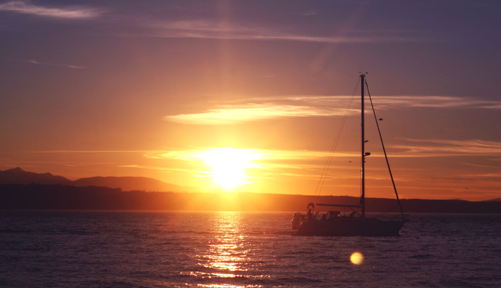 Canon EOS 1000D (EOS Digital Rebel XS / EOS Kiss F) sample photo. Boat, ocean, sailboat, sailing photography
