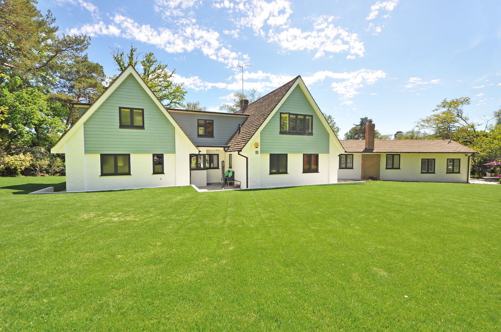 Nikon D90 sample photo. Beautiful home, garden, new photography