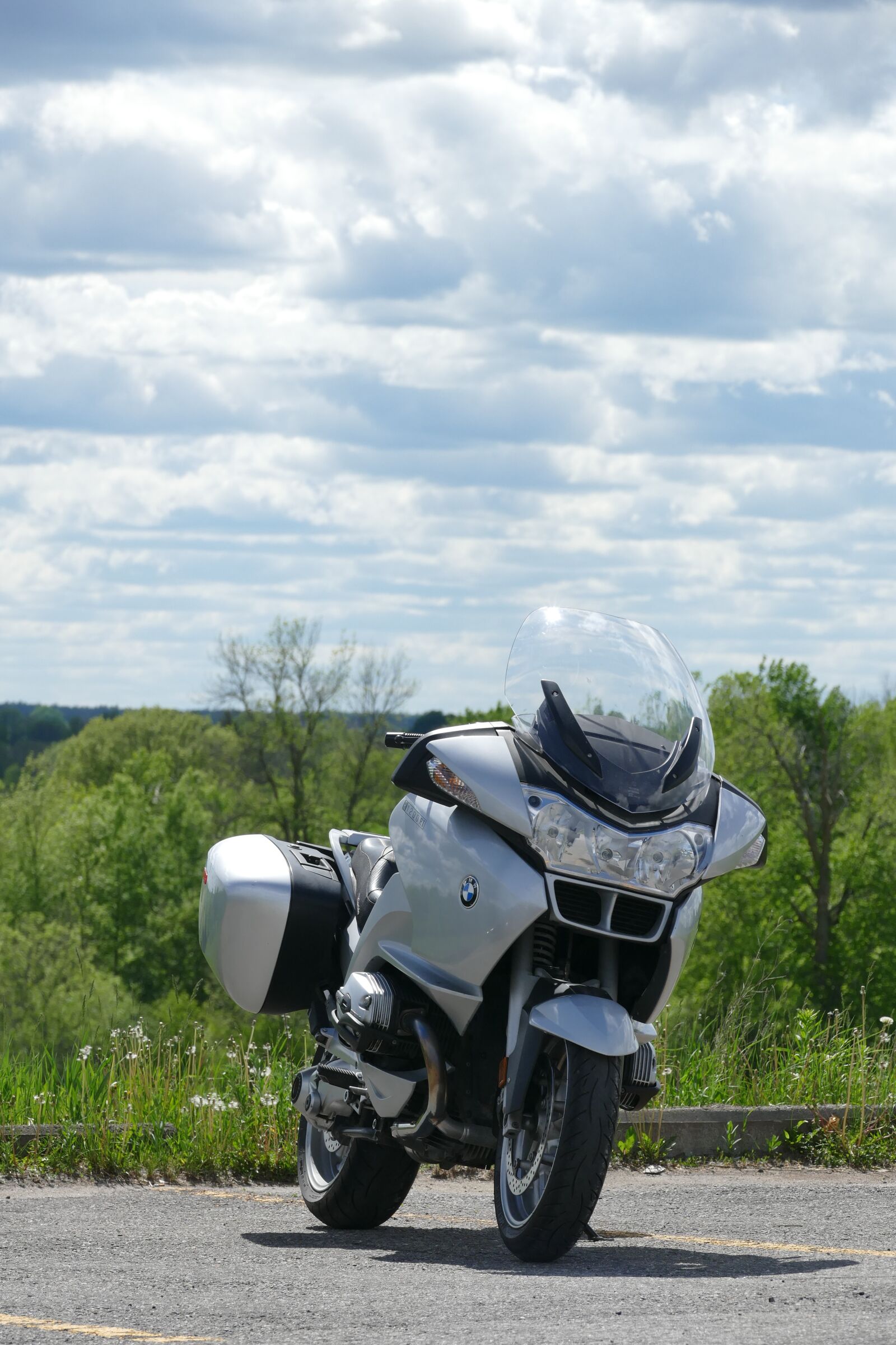 Panasonic Lumix DMC-FZ1000 sample photo. Bike, motorcycle, outside photography