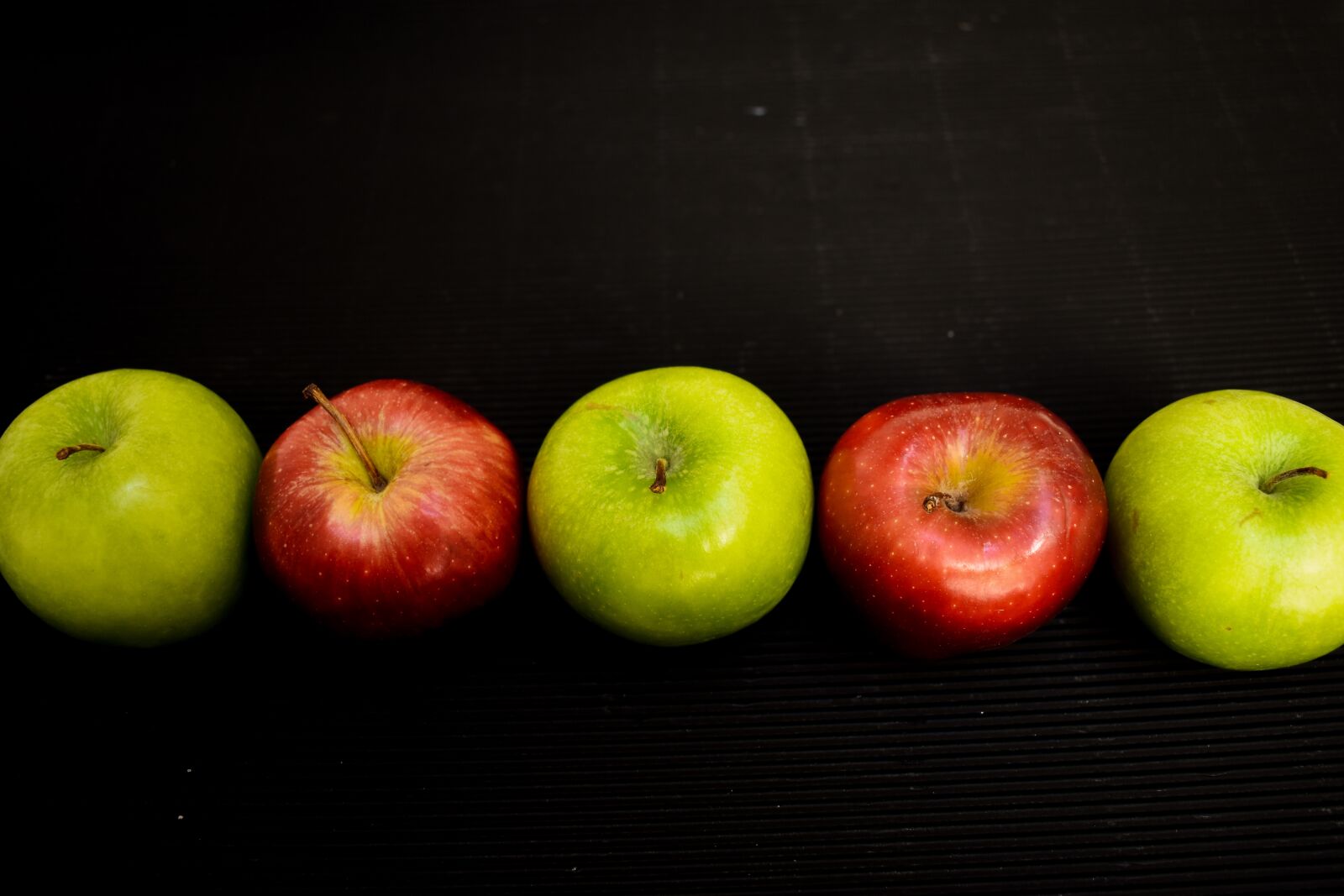Nikon D3400 sample photo. Apple, healthy, delicious photography