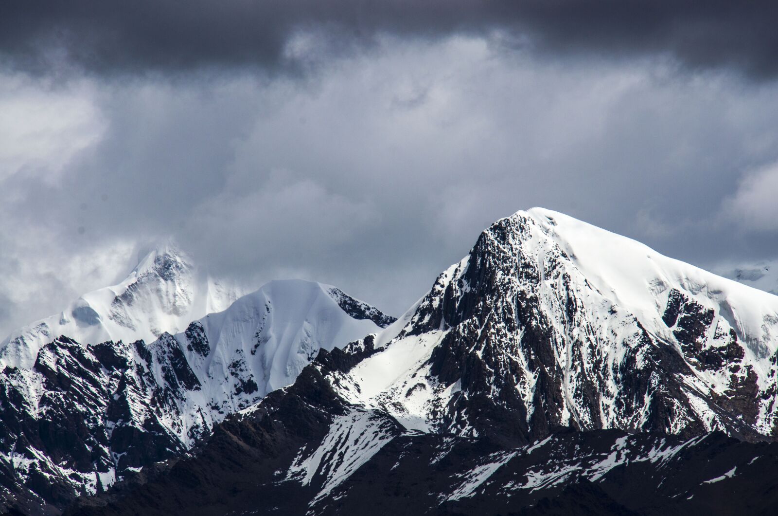 Nikon D7000 sample photo. Gongga snow mountain, cloud photography