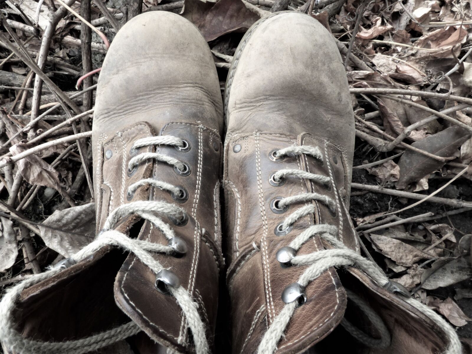 Panasonic DMC-FZ72 sample photo. Boots, shoe, old photography