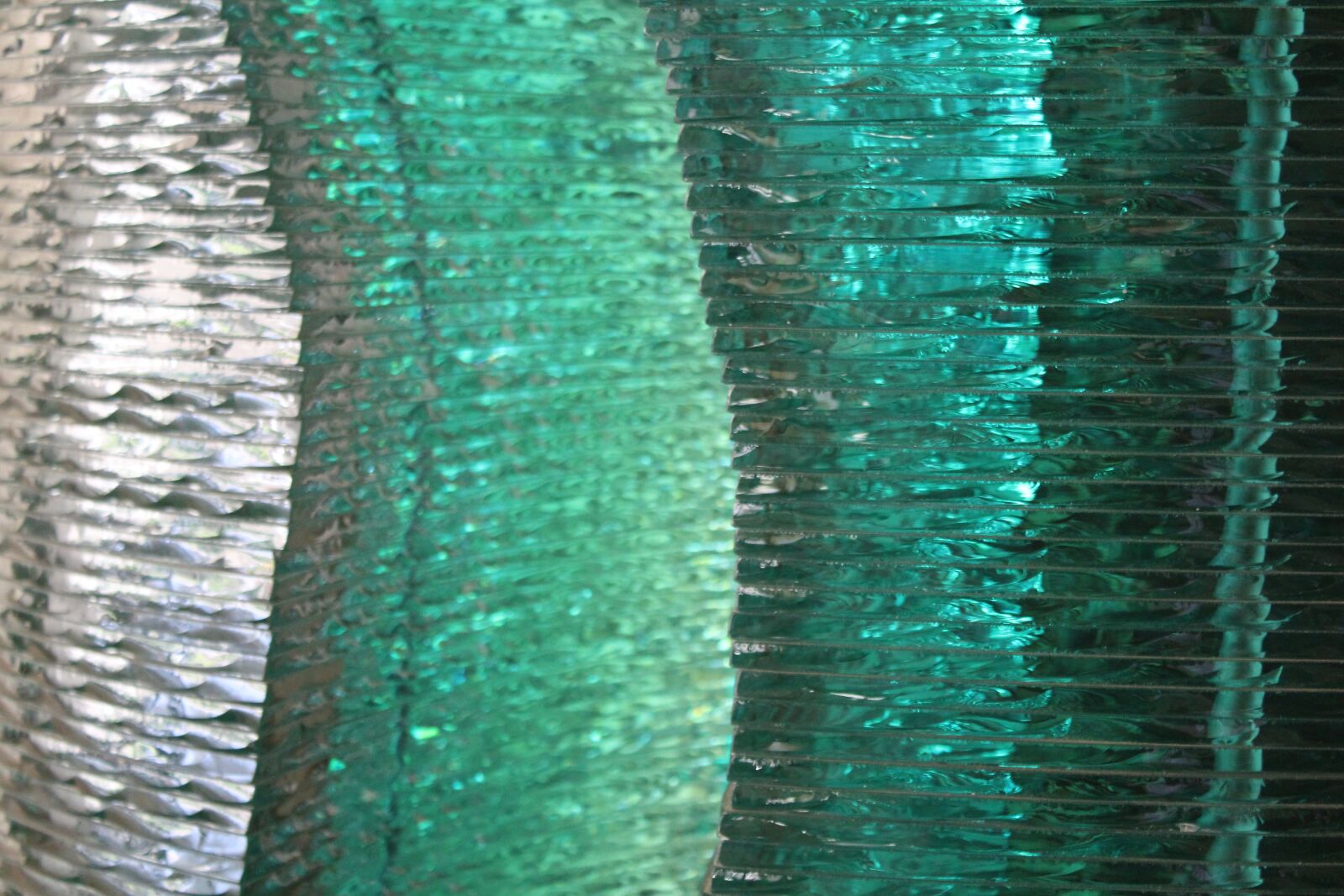 Canon EOS 700D (EOS Rebel T5i / EOS Kiss X7i) sample photo. Texture, glass, green photography