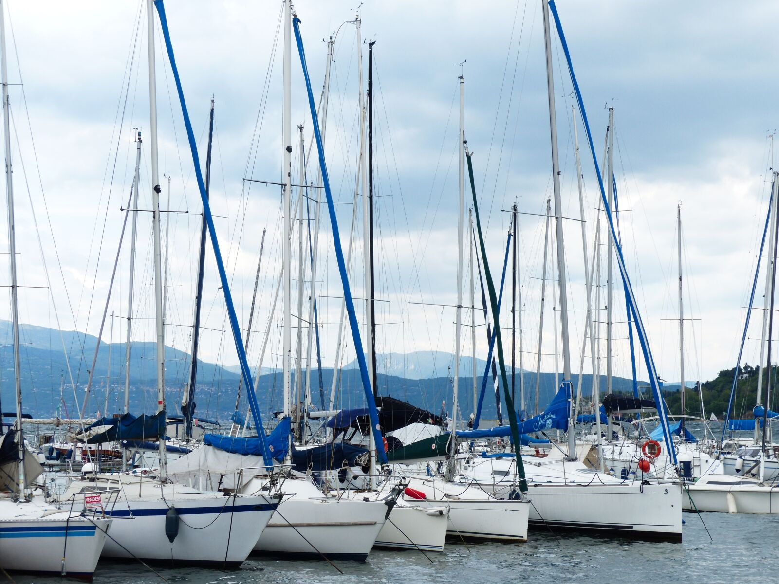 Panasonic Lumix DMC-FZ200 sample photo. Boats, port, sailing boats photography