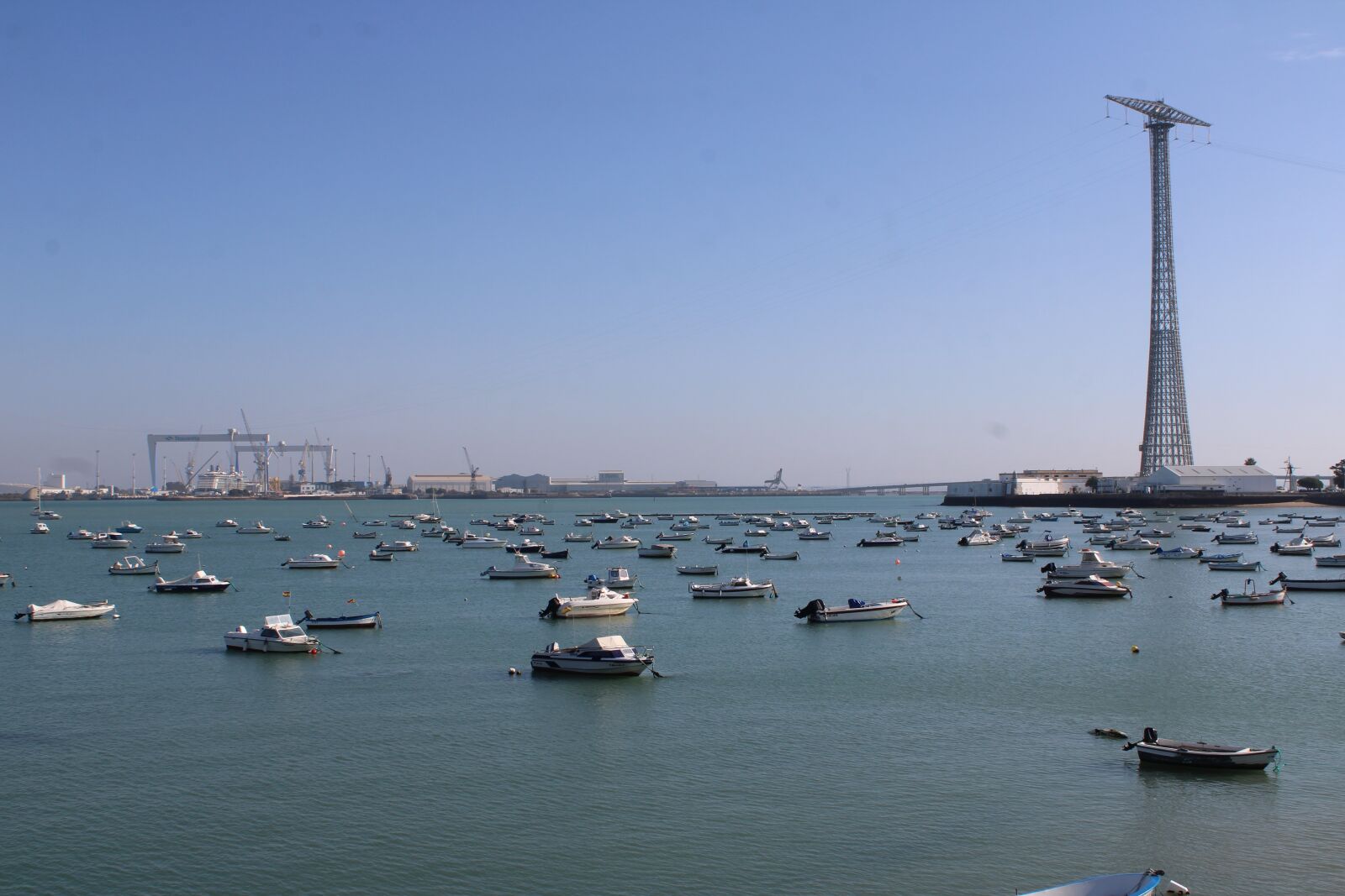 Canon EOS 2000D (EOS Rebel T7 / EOS Kiss X90 / EOS 1500D) sample photo. Cadiz, bridge, tower photography