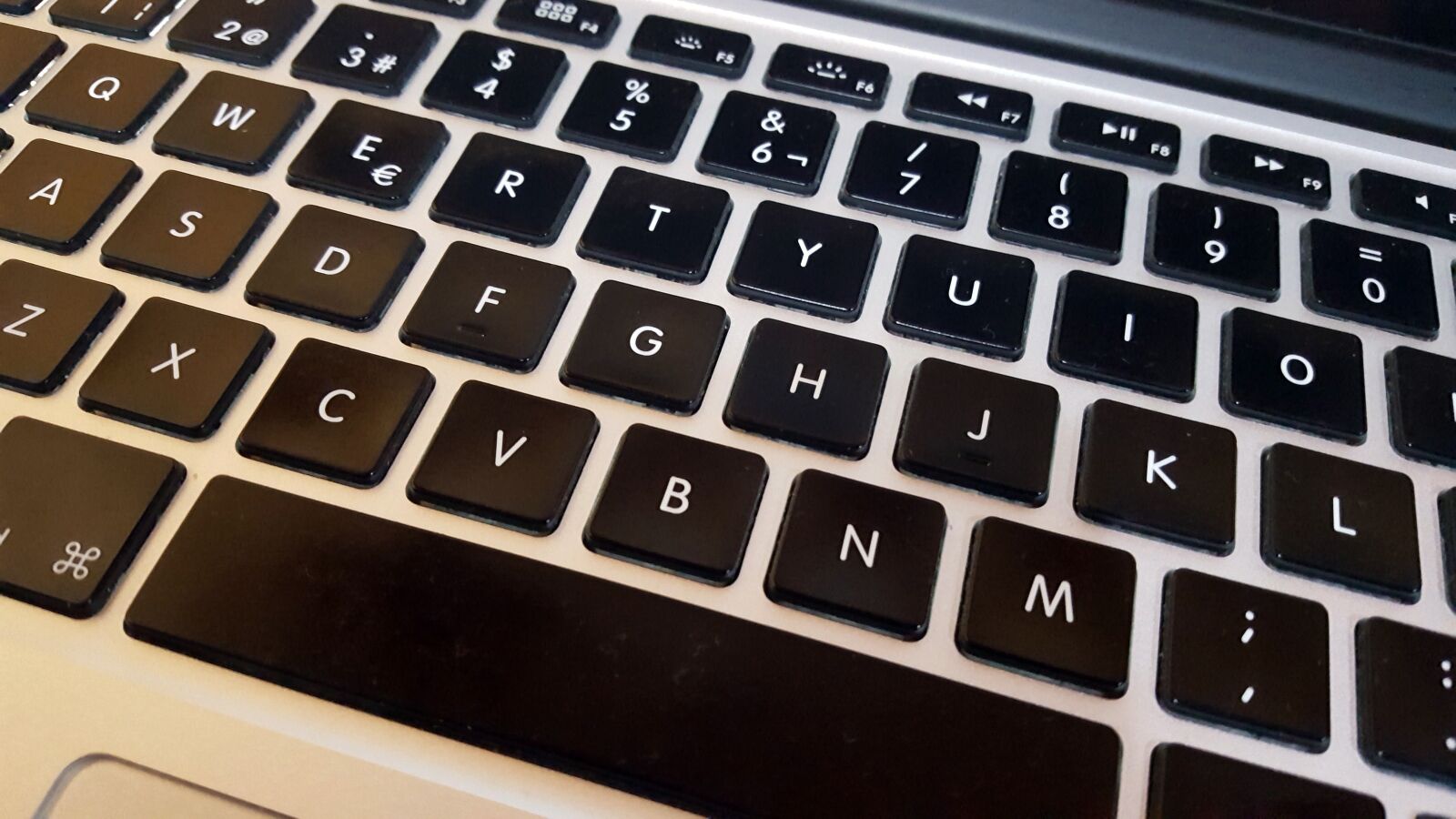 Samsung Galaxy S6 sample photo. Macbook, keyboard, laptop photography