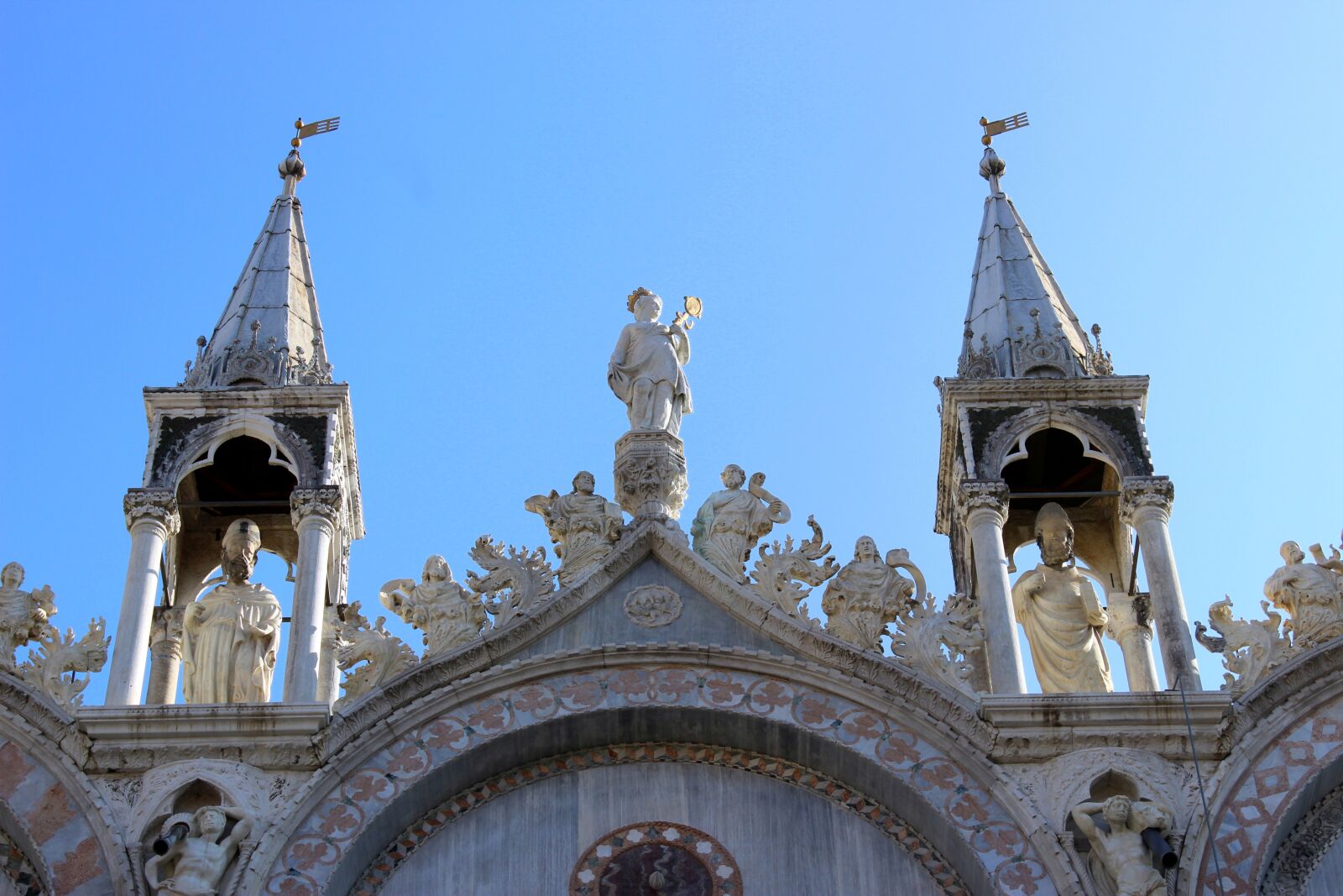 Canon EOS 600D (Rebel EOS T3i / EOS Kiss X5) sample photo. Sculpture, art, architecture photography