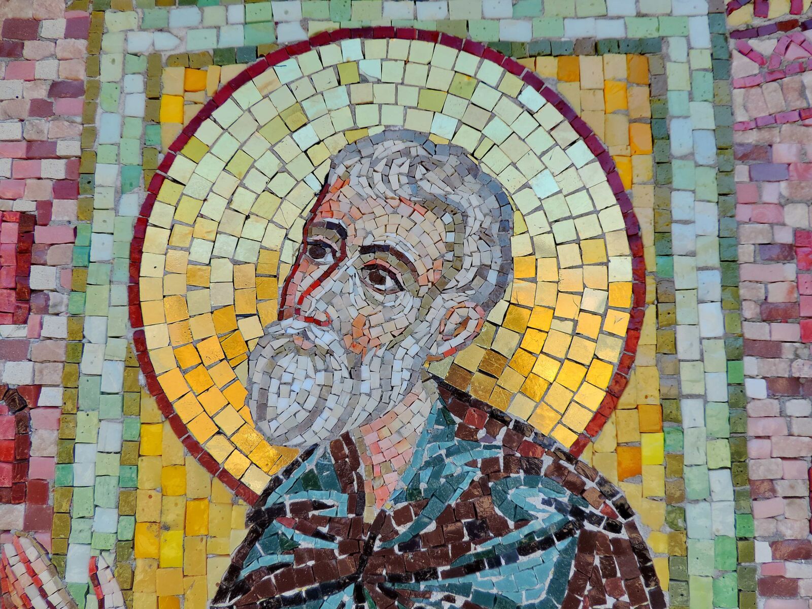 Nikon Coolpix P520 sample photo. Gold, mosaic, saint, wall photography
