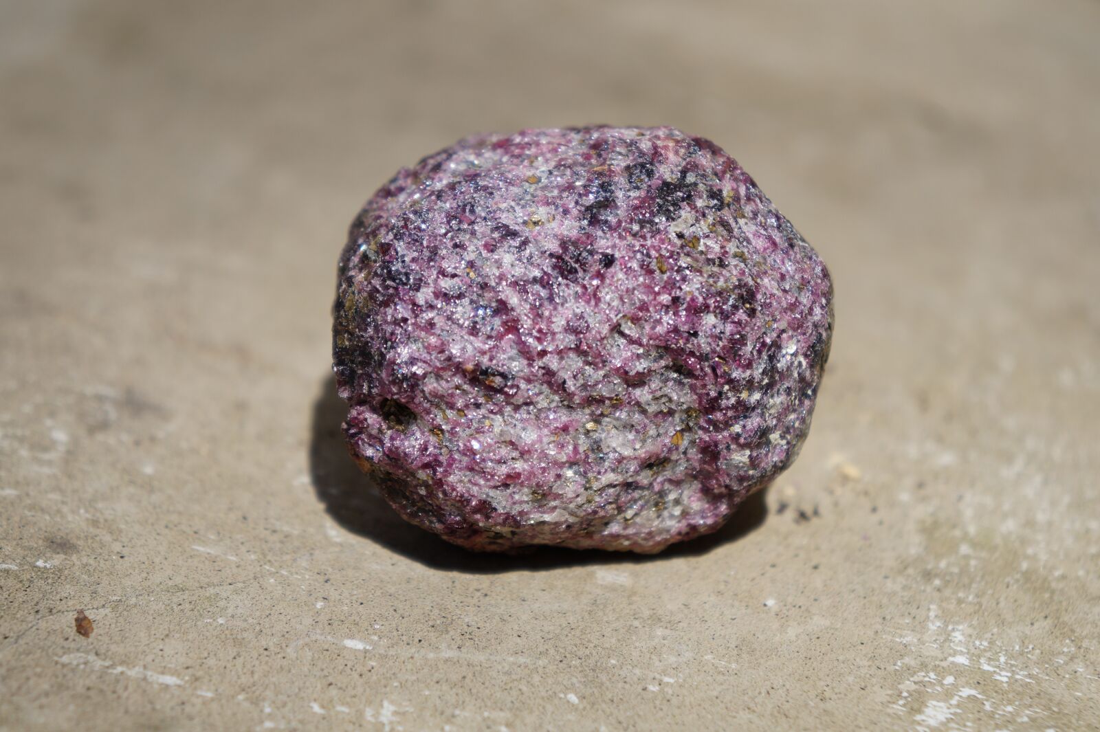 Sony Alpha a3000 + Sony E 18-55mm F3.5-5.6 OSS sample photo. Stone, rock, geology photography
