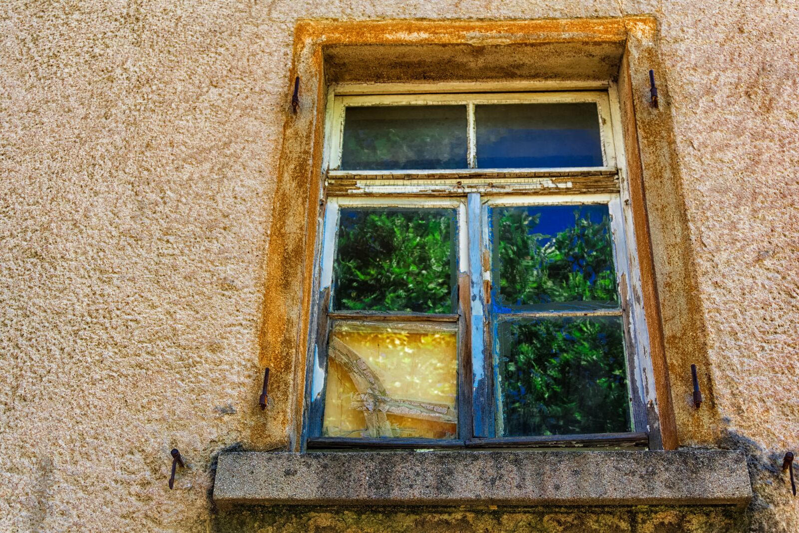Sony a6000 sample photo. Windows, reflections, glass photography