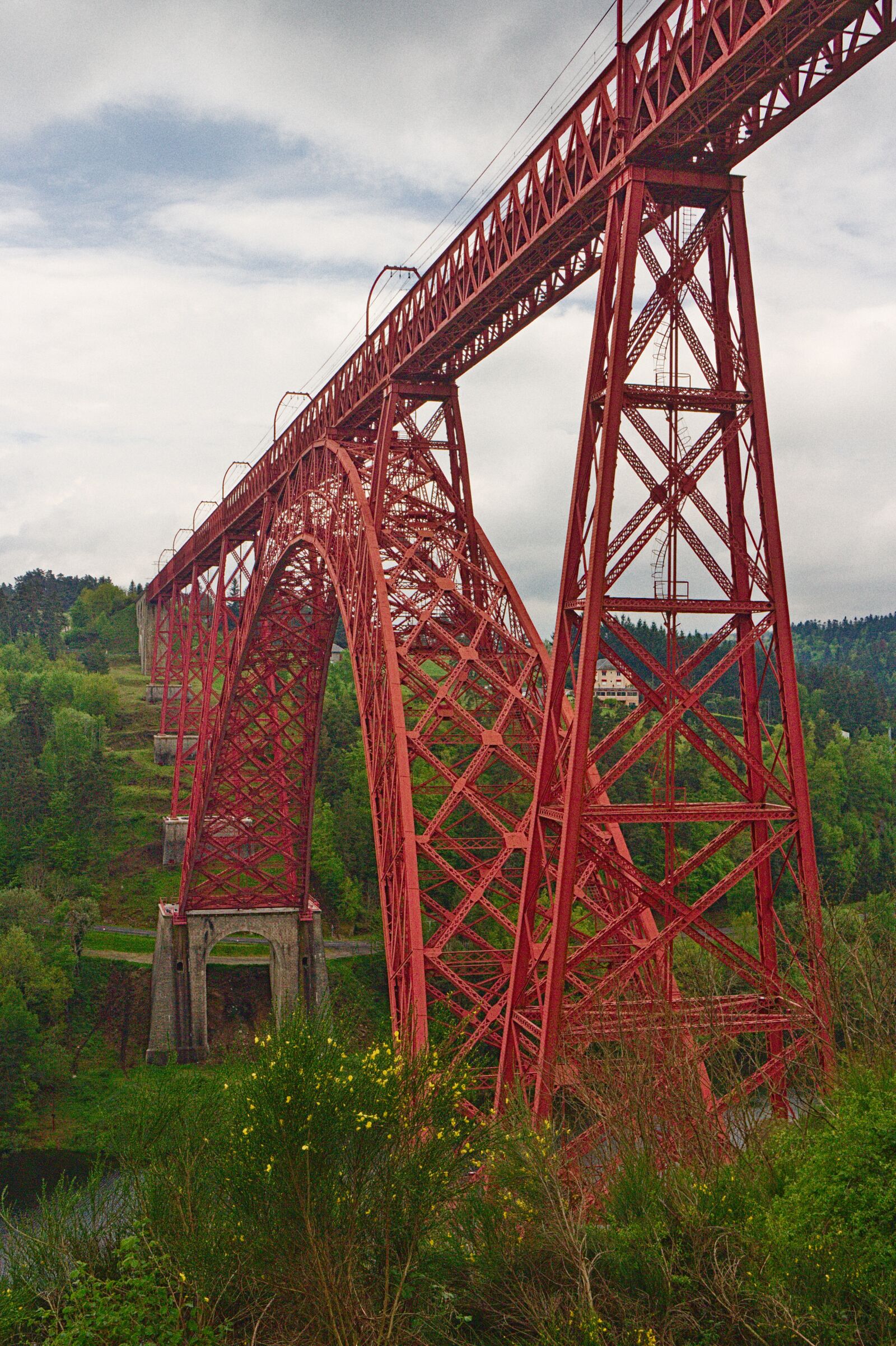 Canon EOS 600D (Rebel EOS T3i / EOS Kiss X5) sample photo. France, cantal, viaduct photography