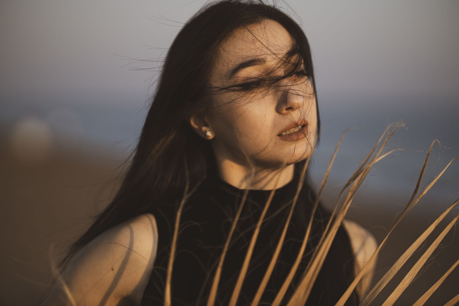 Canon RF 85mm F1.2L USM sample photo. Model, pose, girl photography