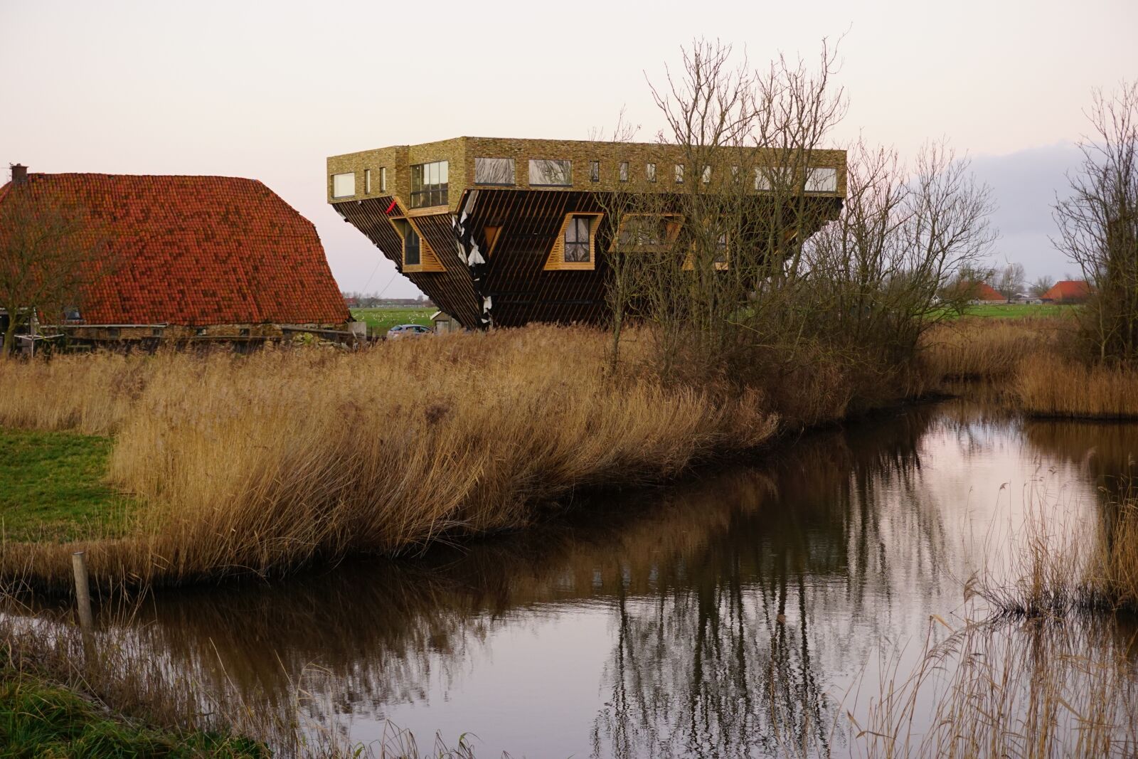 Sony a6000 sample photo. House, holland, wrong photography