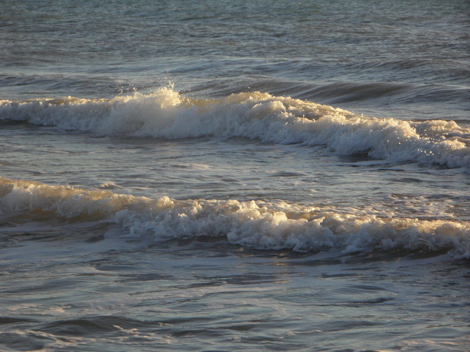 Samsung VLUU WB210, SAMSUNG WB210 sample photo. Sea, wave, spray photography
