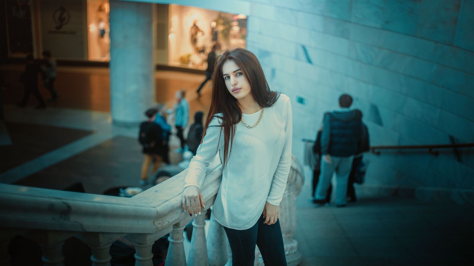 Canon EOS 5D Mark III sample photo. Girl, in jacket, posture photography