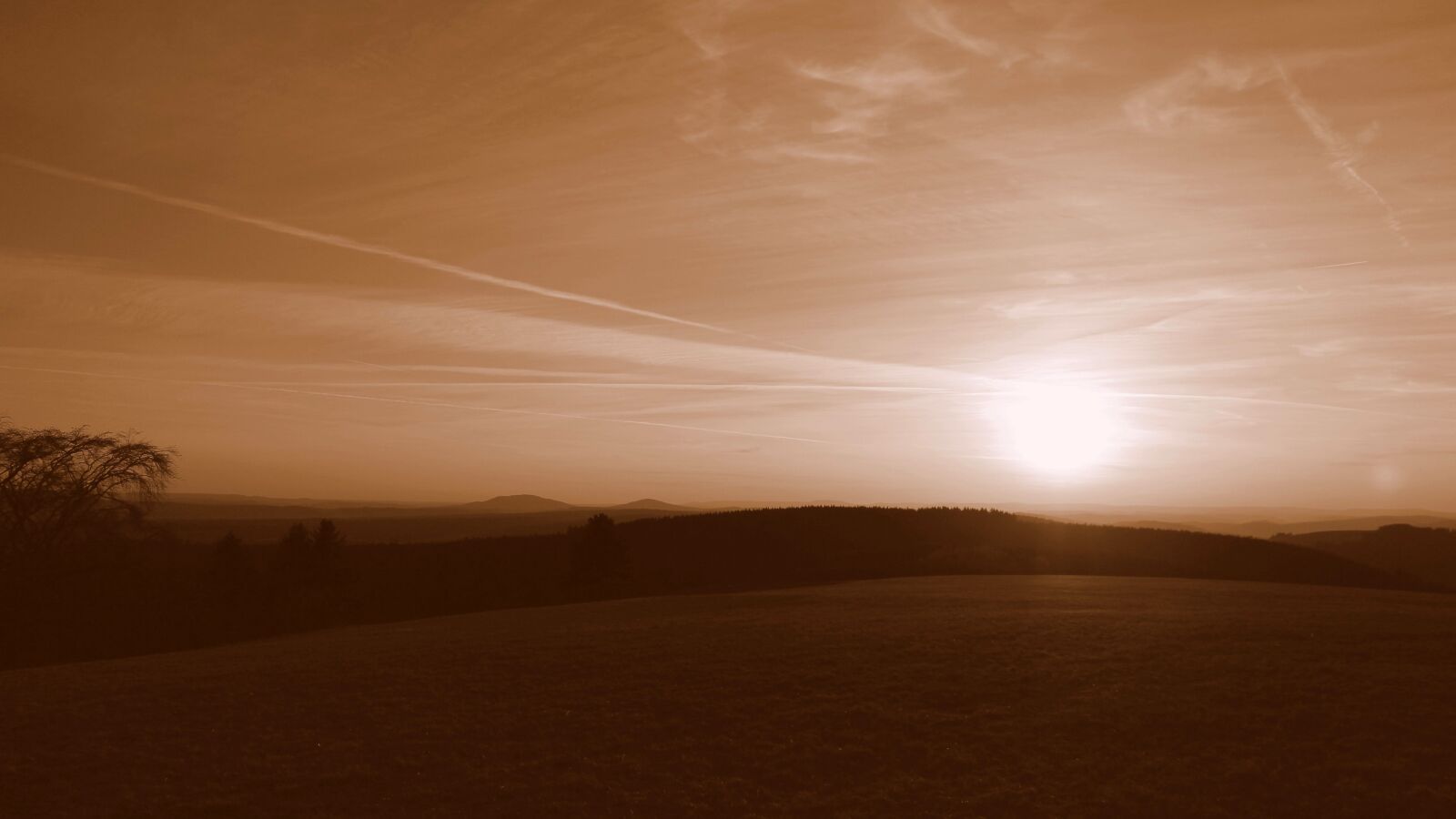Canon EOS 700D (EOS Rebel T5i / EOS Kiss X7i) sample photo. Sunset, sepia, sky photography