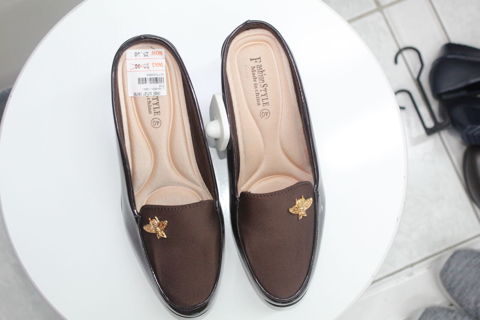 Canon EOS 4000D (EOS Rebel T100 / EOS 3000D) sample photo. Shoes, ladies shoes, footwear photography