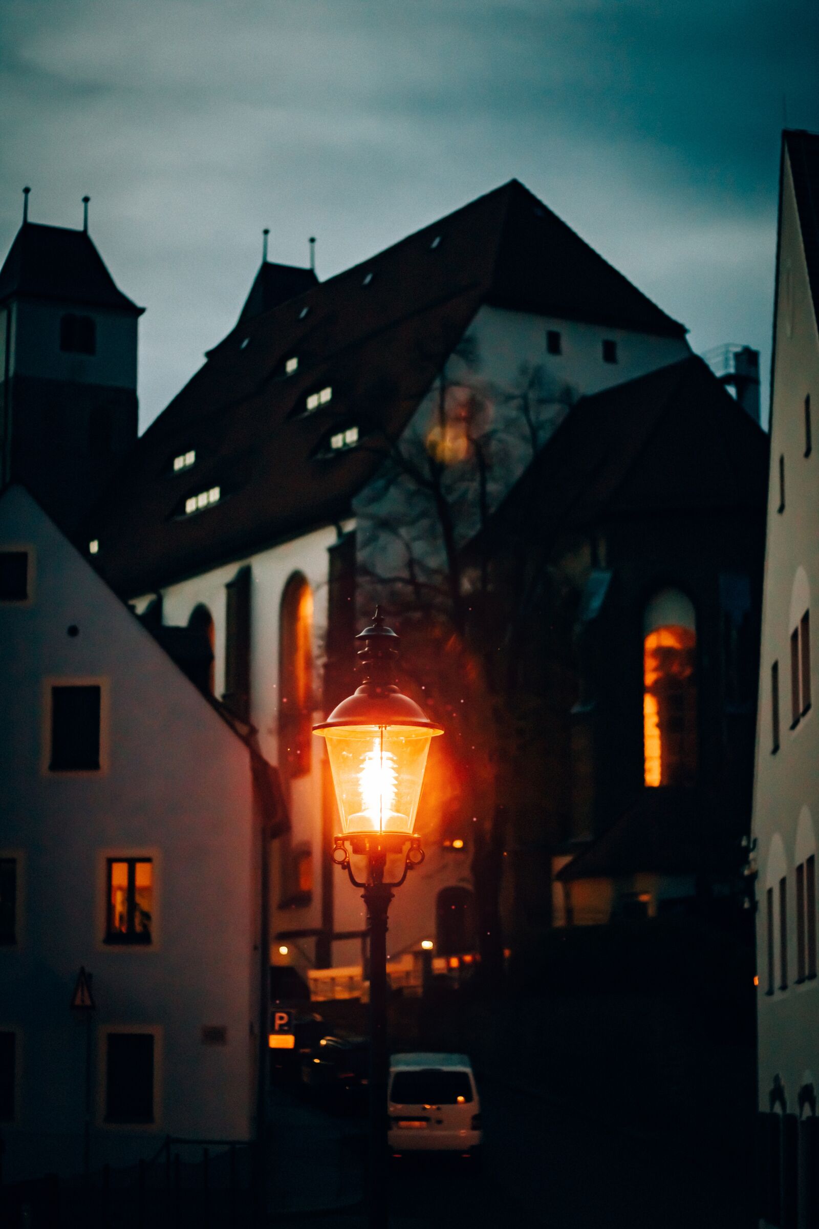Canon EF 50mm F1.8 STM sample photo. City, alley, night photography