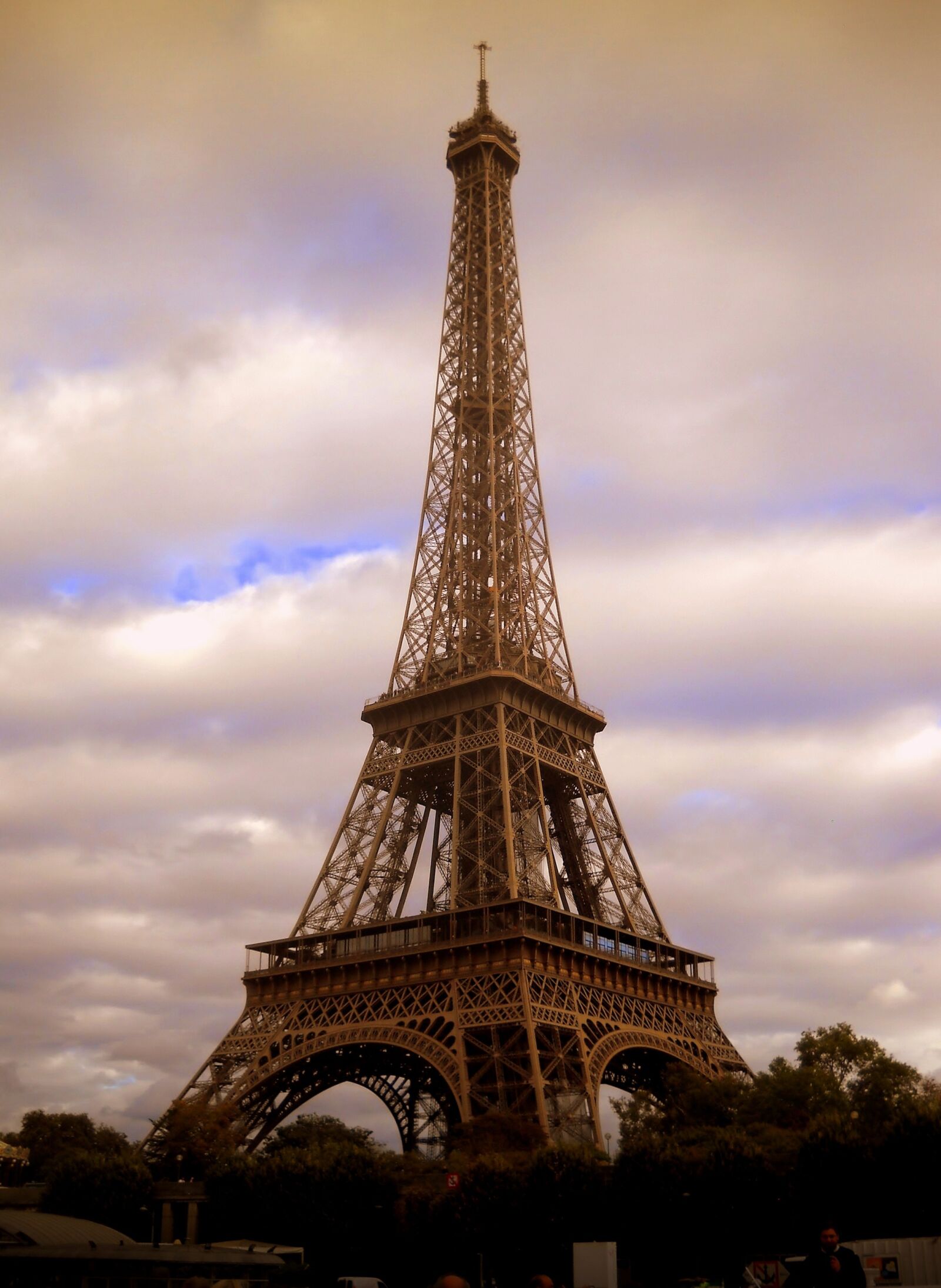 Nikon Coolpix L20 sample photo. Eiffel tower, paris, monument photography