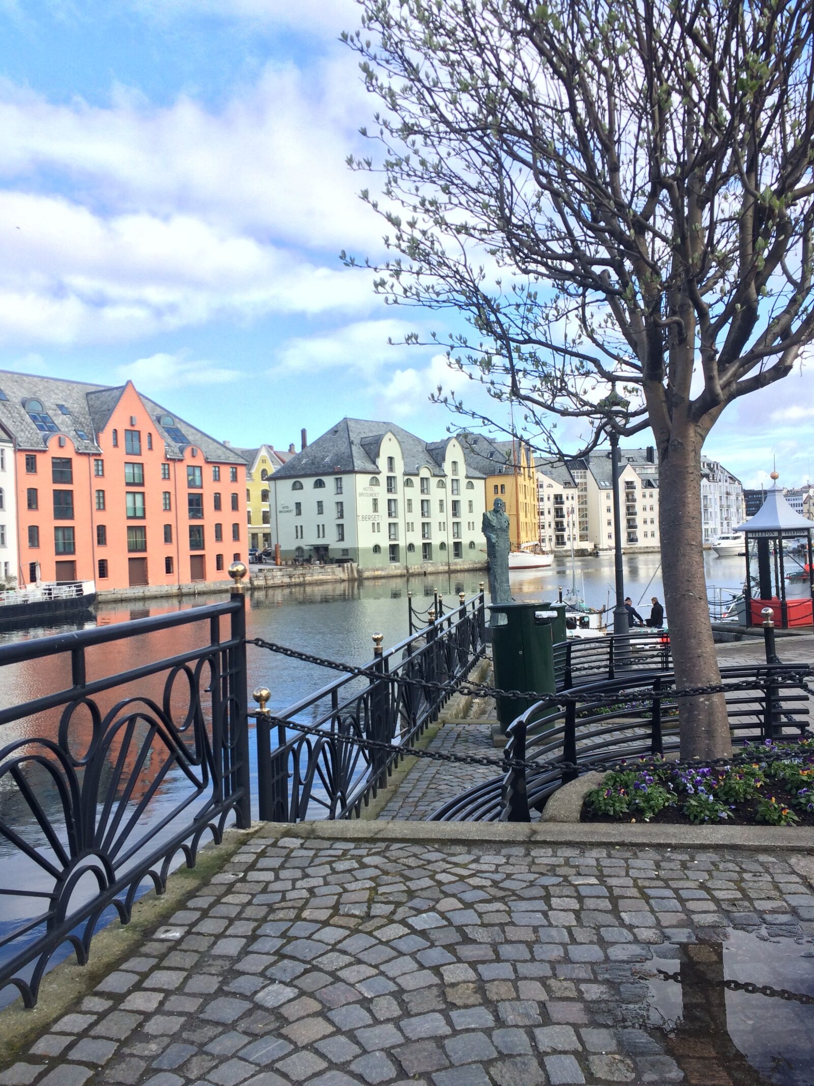 iPhone 5s back camera 4.15mm f/2.2 sample photo. Alesund, norway photography