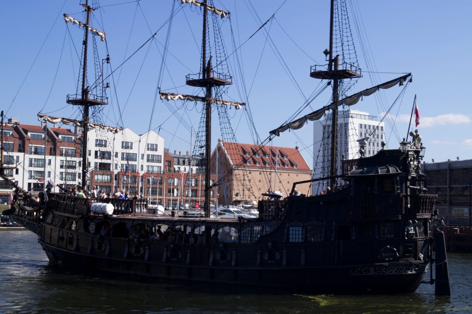 Sony SLT-A37 sample photo. Ship, the mast, cove photography