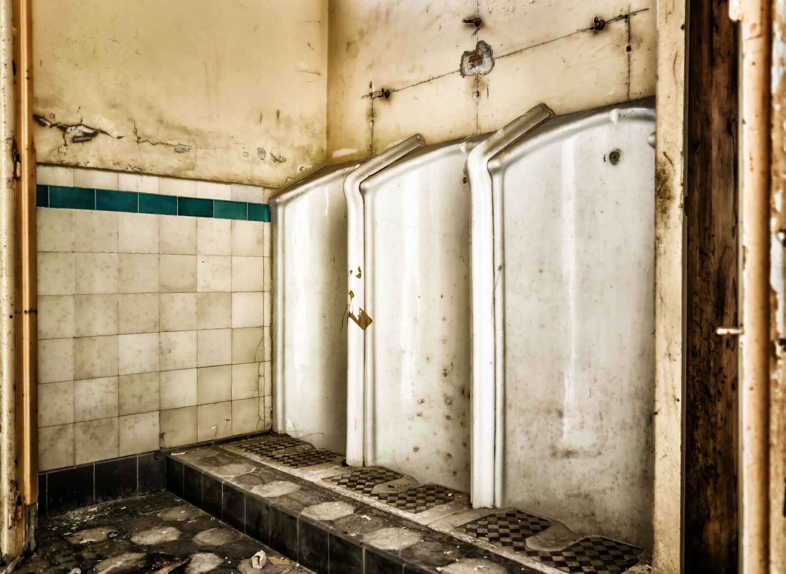 Nikon D3300 sample photo. Lost places, toilet, urinal photography