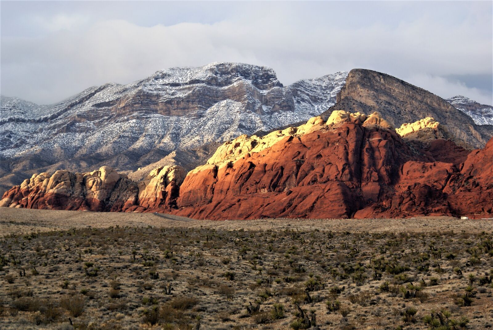 Sony Alpha DSLR-A100 sample photo. Red rock, mountains, panorama photography