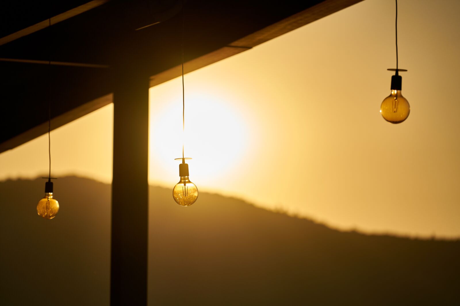 Sony FE 70-200mm F4 G OSS sample photo. Lamp, solar, sky photography