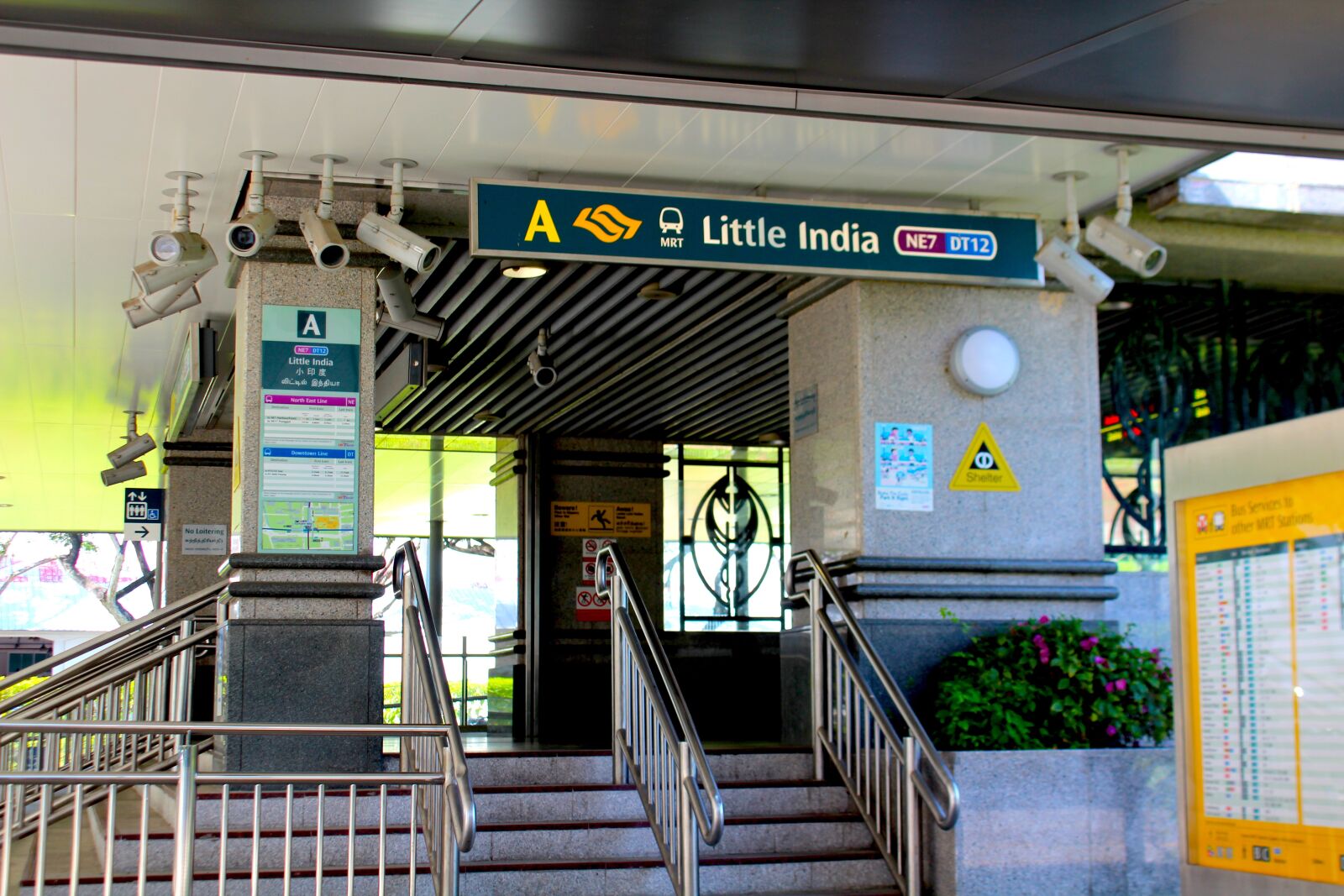 Canon EOS 1300D (EOS Rebel T6 / EOS Kiss X80) sample photo. Little india, singapore, station photography