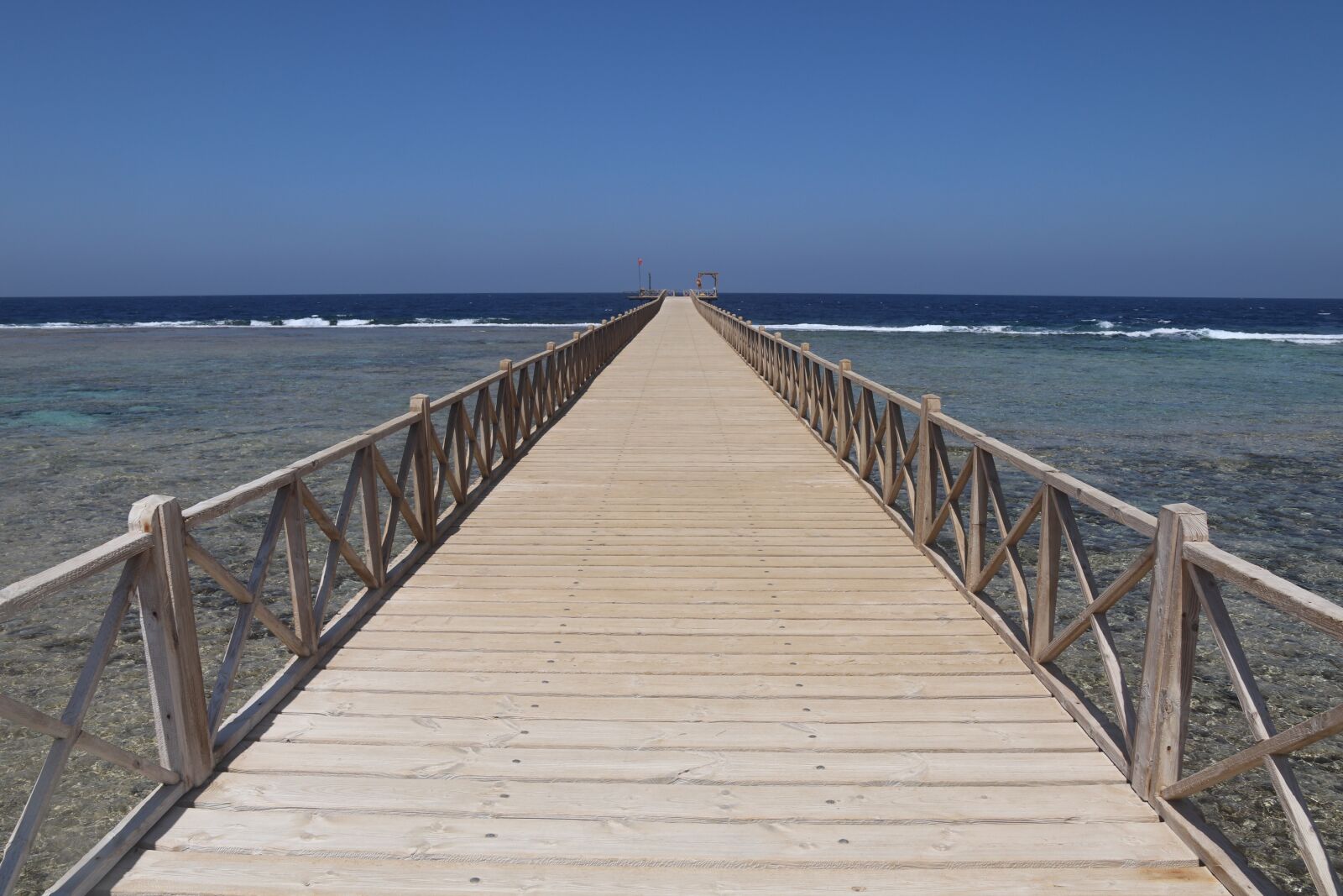 Canon EOS 77D (EOS 9000D / EOS 770D) sample photo. Egypt, el quseir, web photography