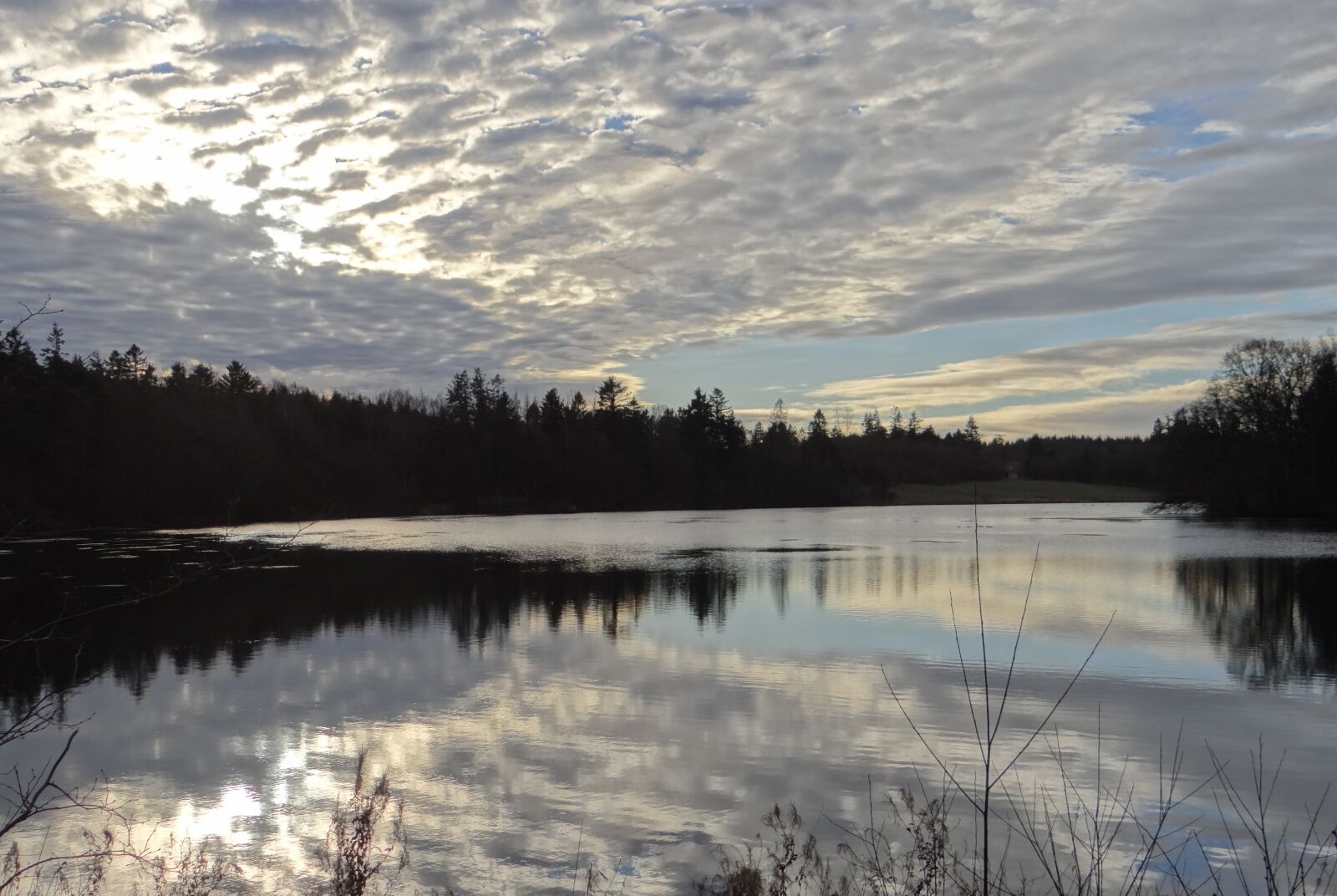 Sony DSC-HX200V sample photo. Clouds, lake, natural photography