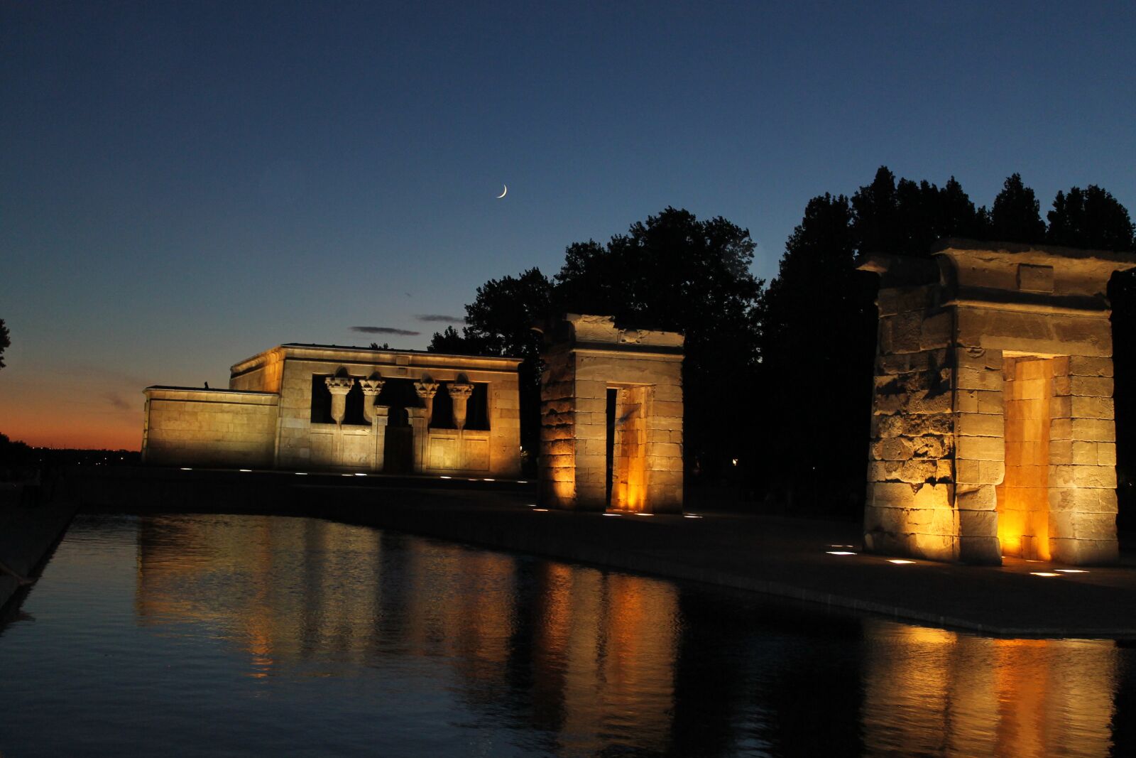 Canon EOS 1100D (EOS Rebel T3 / EOS Kiss X50) sample photo. Spain, madrid, monument photography