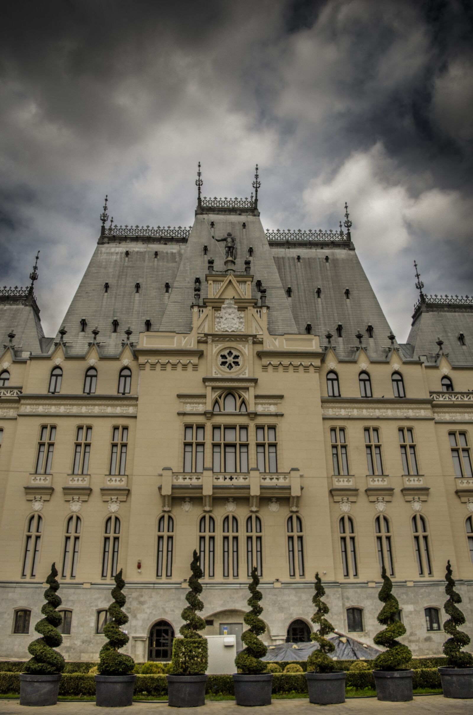 Nikon D7000 sample photo. Dramatic, historic, building photography